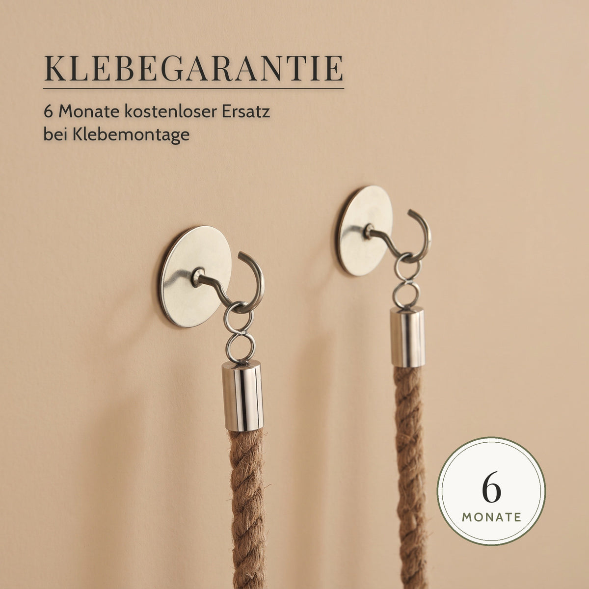 Zwei runde Klebehaken aus Edelstahl mit Ring, Hülse und Juteseil an warmer Wand · Klebegarantie: 6 Monate kostenloser Ersatz bei Klebemontage