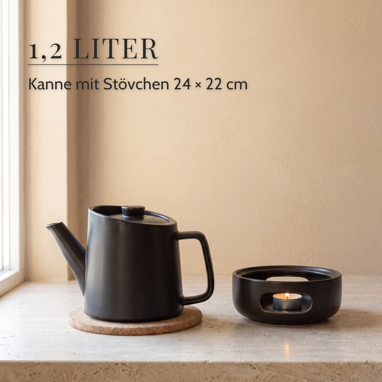 Teekanne 1,2 Liter und Stövchen nebeneinander