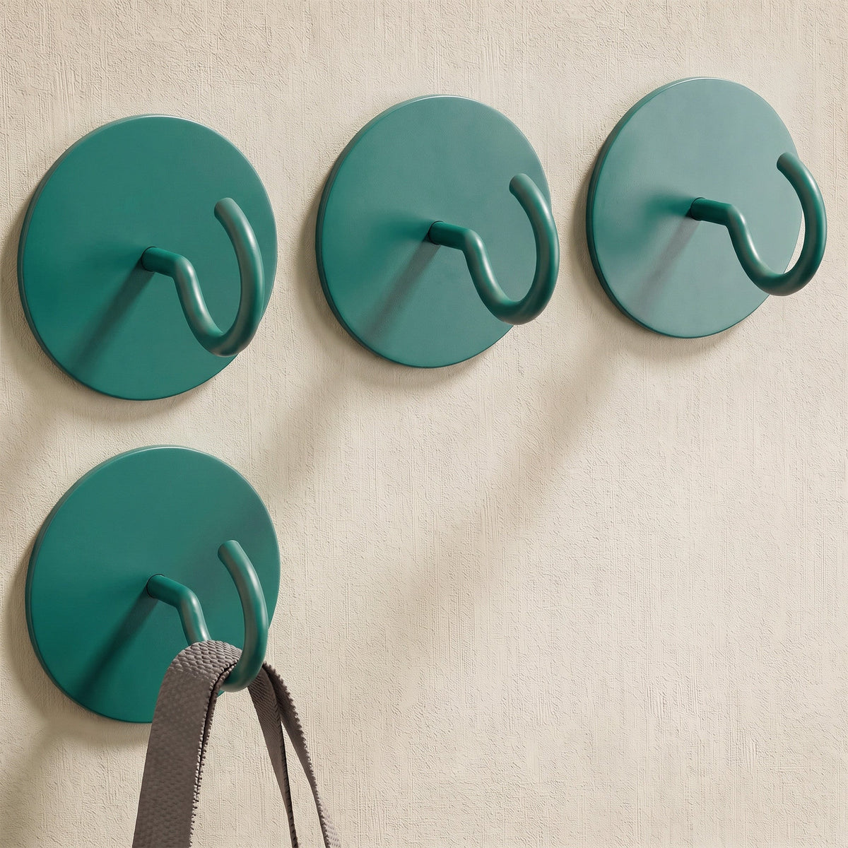 Deckenhaken rund in Bayberry, 4er-Set an der Wand