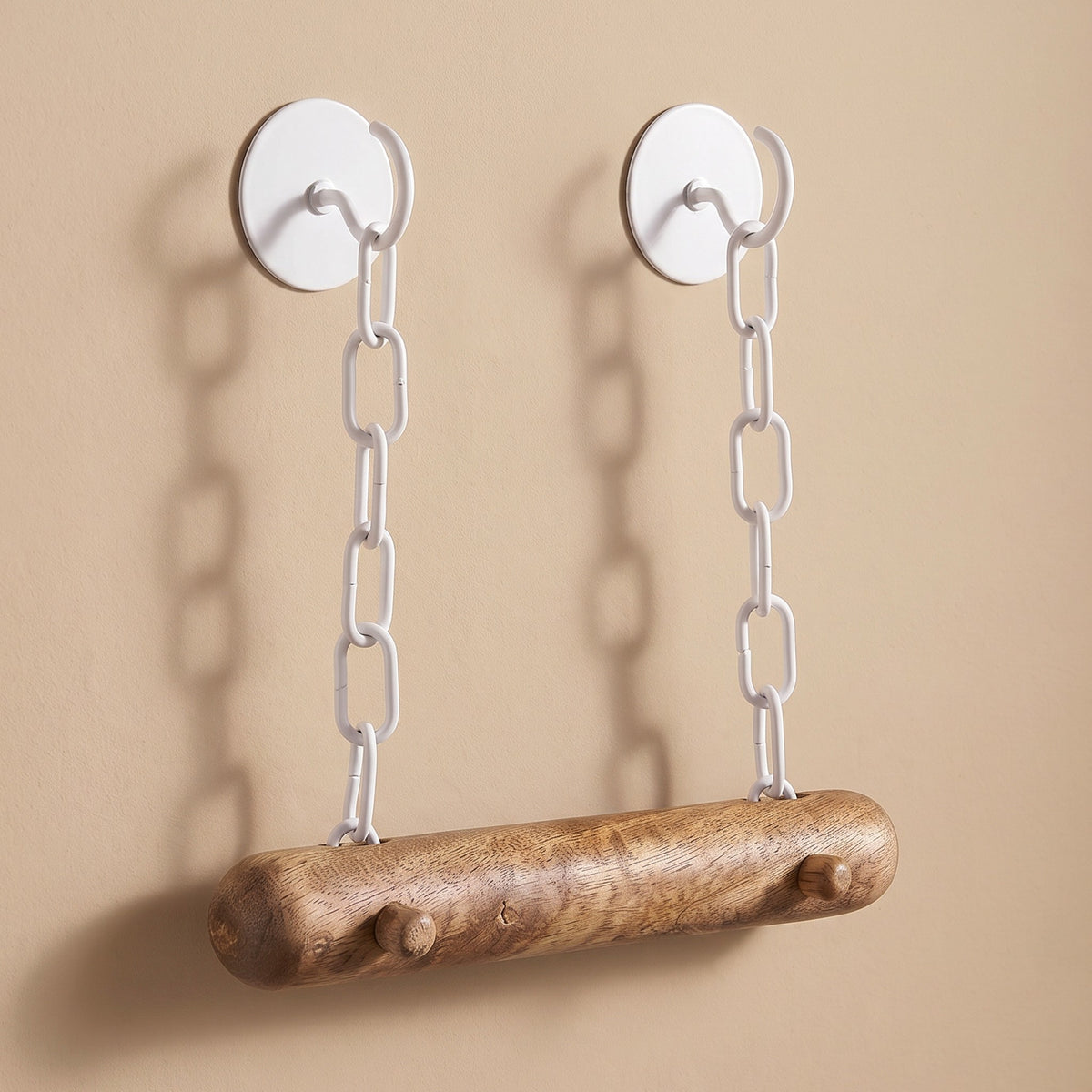 Toilettenpapierhalter aus Mangoholz mit weißen Ketten